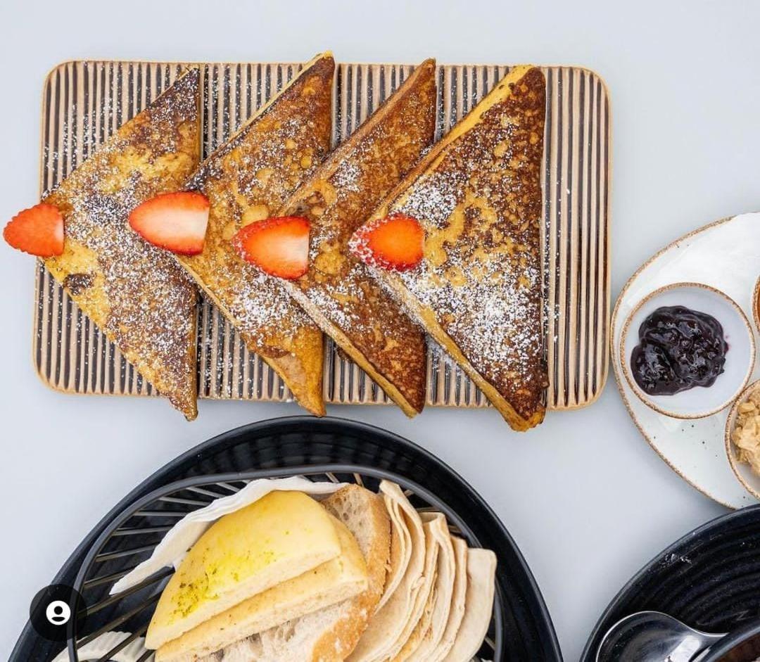Mina Hotel And Residences By The Torch Doha Exteriör bild French toast