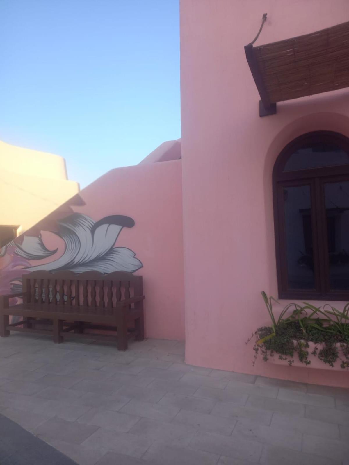 Mina Hotel And Residences By The Torch Doha Exteriör bild Mural at the Santa Barbara Museum of Contemporary Art