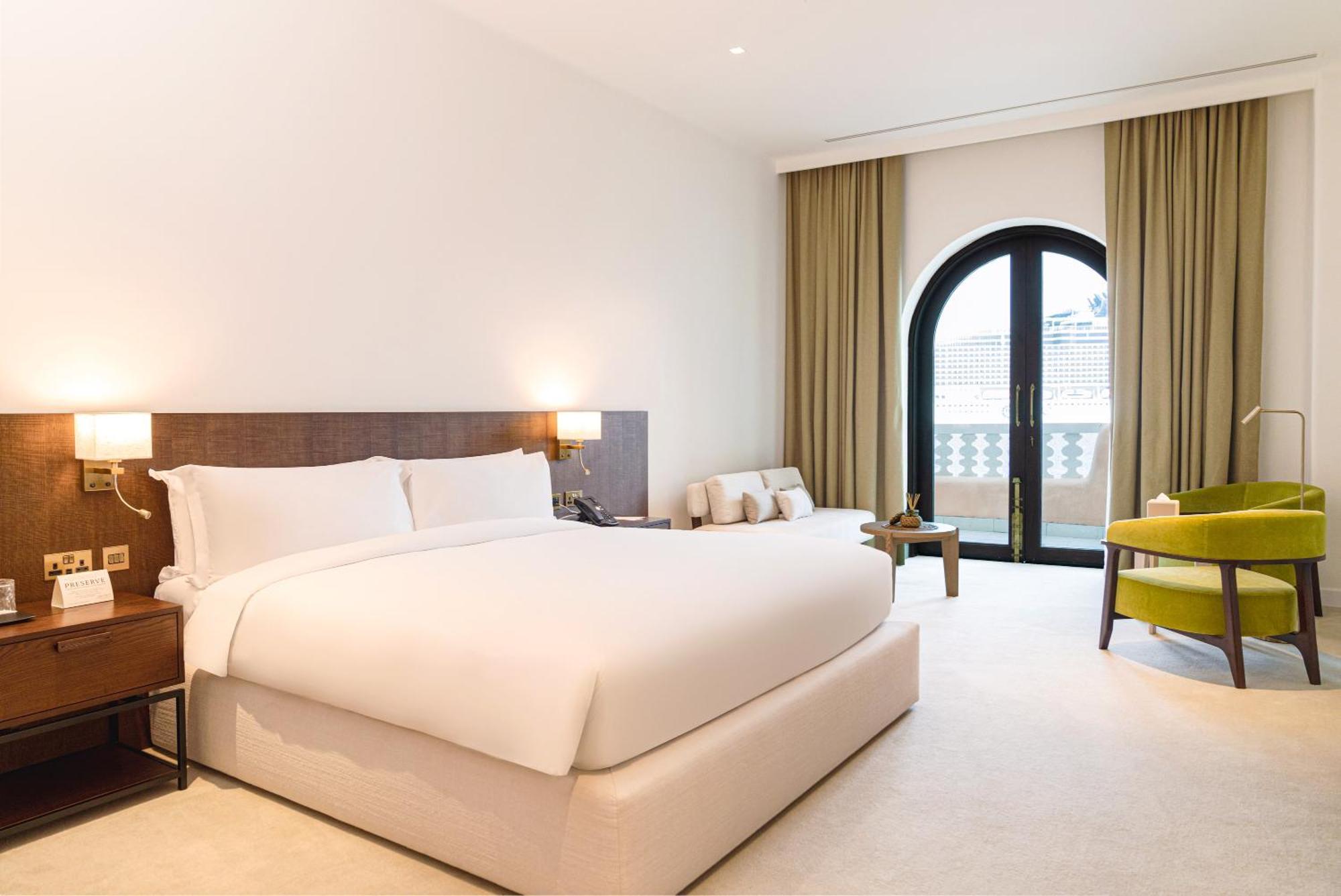 Mina Hotel And Residences By The Torch Doha Exteriör bild Deluxe Room